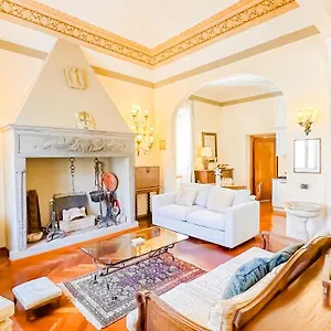 frescobaldi-imperial-house.it-tuscanyhotel.com/